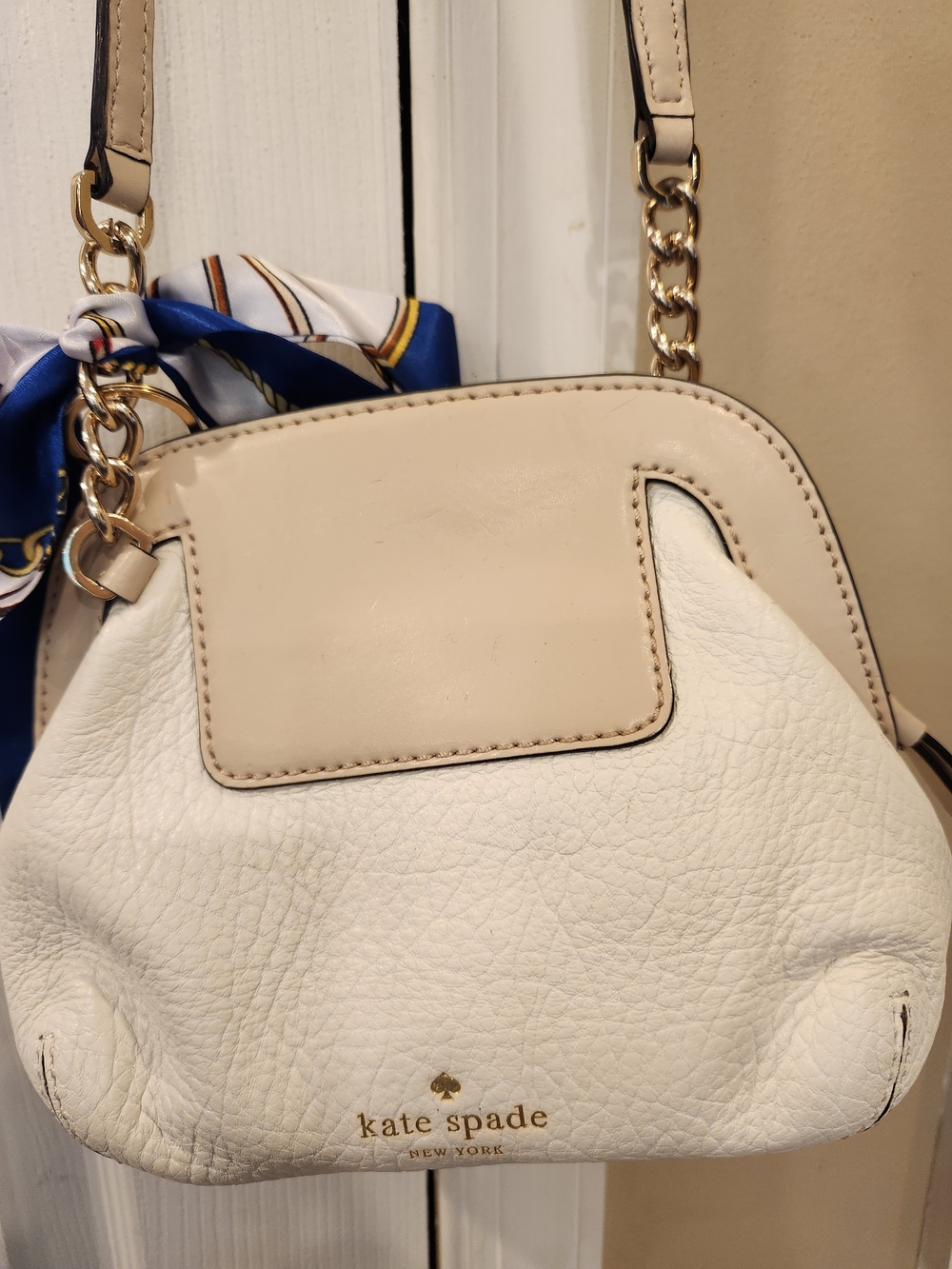 Kate Spade Cream and White Women's Crossbody Bag with Bow and Scarf Accent - Picture 3 of 15